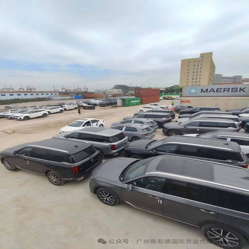 Автомобилна експортна логистика: 4 автомобила на контейнер спестяват 30% товари