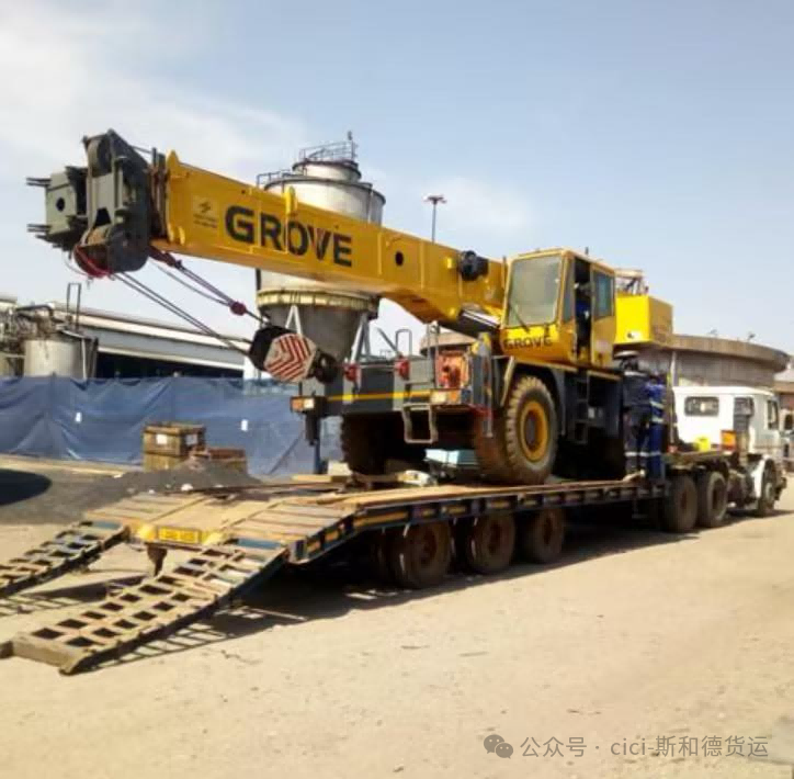 Inland South Africa project logistics: Mobile crane deployment for heavy equipment unloading
